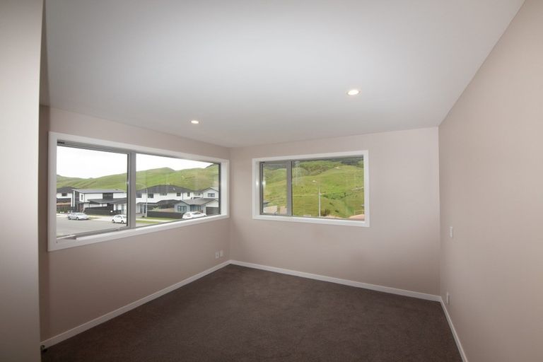 Photo of property in 166 Amesbury Drive, Churton Park, Wellington, 6037