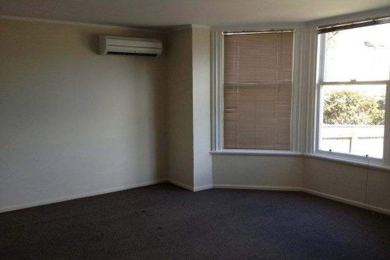 Photo of property in 5/15 Brougham Street, Mount Victoria, Wellington, 6011