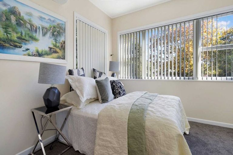 Photo of property in 64 Seabrook Avenue, New Lynn, Auckland, 0600