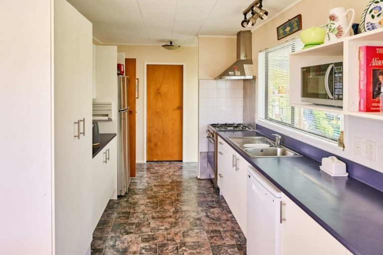 Photo of property in 75 Omapere Street, Whitby, Porirua, 5024