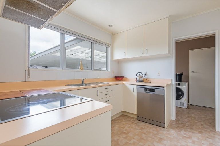 Photo of property in 43 John F Kennedy Drive, Milson, Palmerston North, 4414