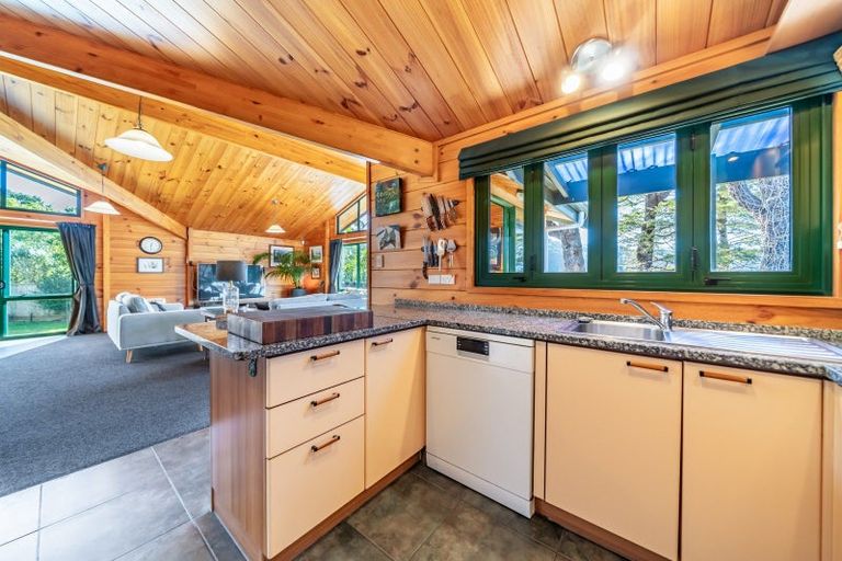 Photo of property in 19 Carlow Grove, Birchville, Upper Hutt, 5018