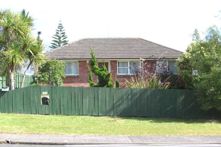 Photo of property in 10 Glendene Avenue, Glendene, Auckland, 0602