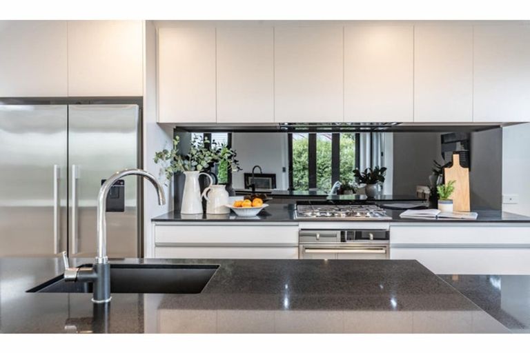 Photo of property in 2/3 Taylors Avenue, Bryndwr, Christchurch, 8052