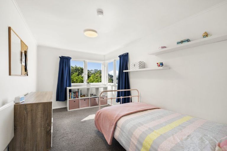 Photo of property in 27 Tai Paku Paku Road, Karaka Bays, Wellington, 6022