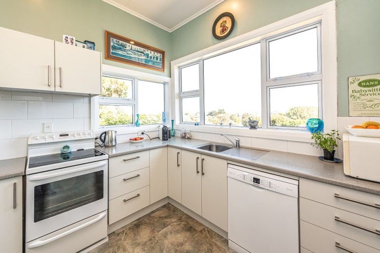 Photo of property in 15 Toi Street, Tawhero, Whanganui, 4501