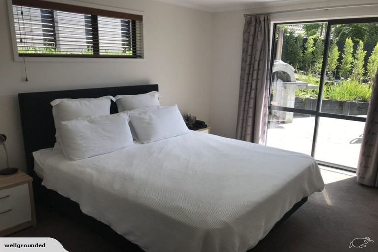 Photo of property in 60 Roberta Crescent, Orewa, 0931