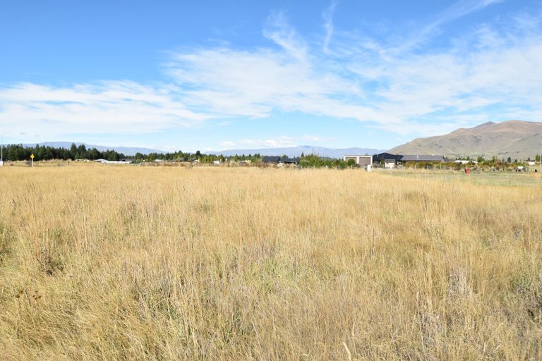 Photo of property in 16 Temple Drive, Twizel, 7901