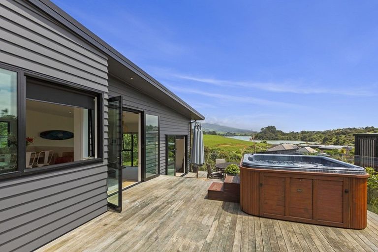 Photo of property in 36 Robertson Street, Raglan, 3225