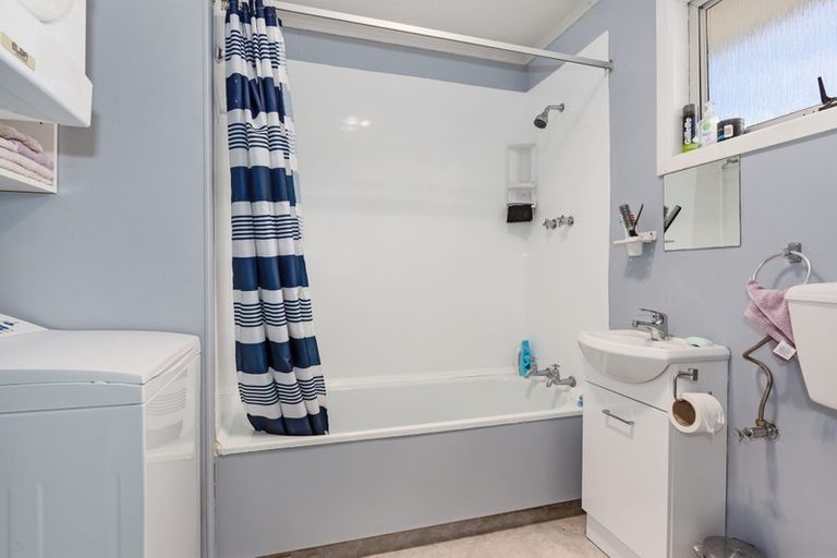 Photo of property in 169b Newlands Road, Newlands, Wellington, 6037