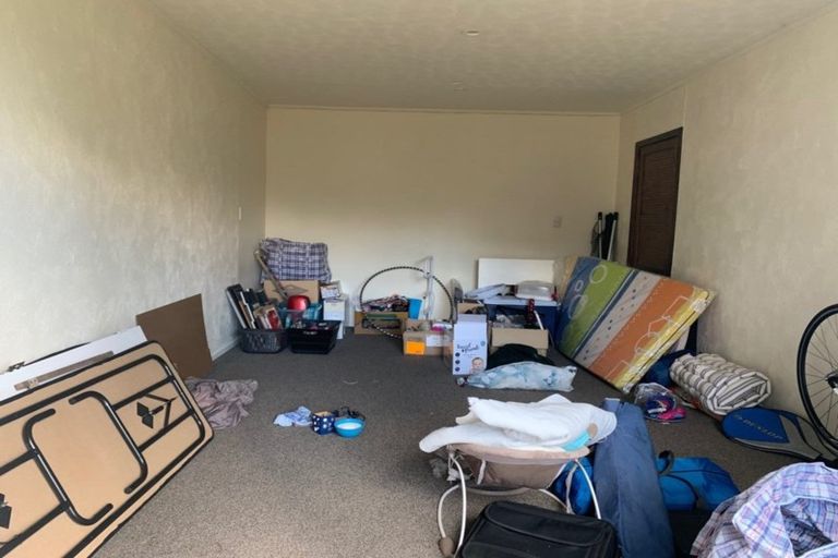 Photo of property in 2/27-31 Target Road, Totara Vale, Auckland, 0629