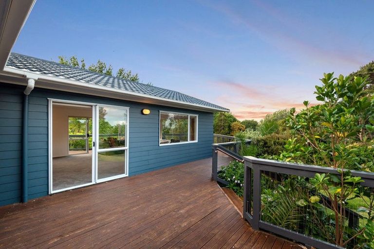 Photo of property in 12 Whitehills Road, Waitoki, Silverdale, 0994