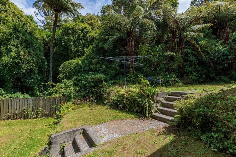 Photo of property in 29 Kahikatea Grove, Paparangi, Wellington, 6037