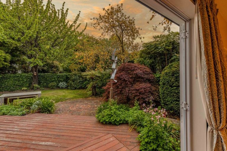 Photo of property in 21 Condell Avenue, Papanui, Christchurch, 8053