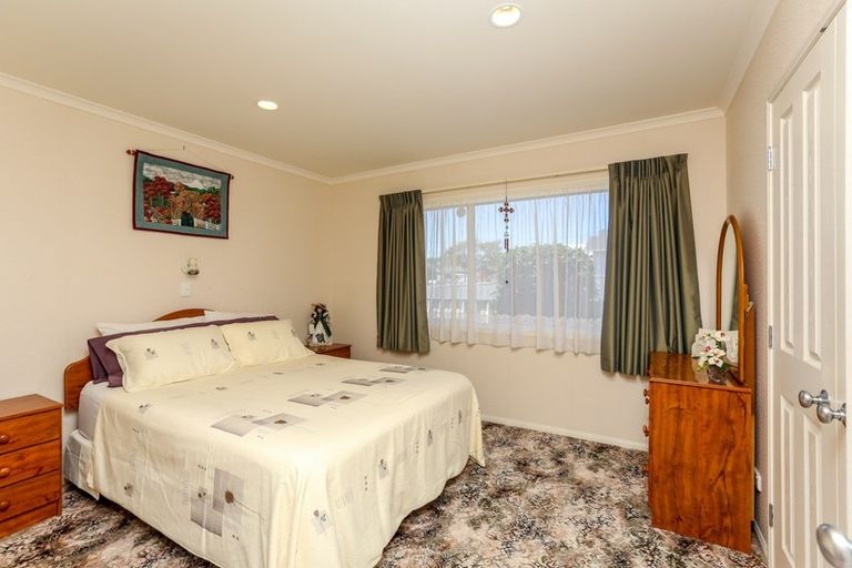 Photo of property in 14 Belt Road, Moturoa, New Plymouth, 4310