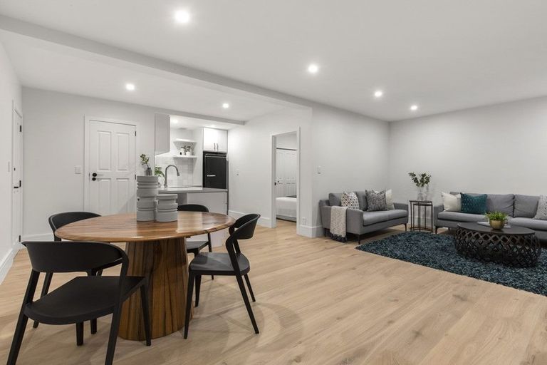 Photo of property in 16 Island View Terrace, Cockle Bay, Auckland, 2014