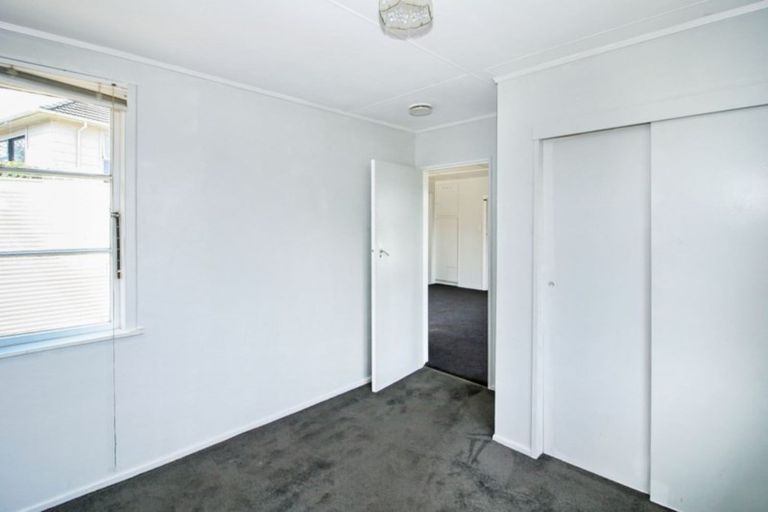 Photo of property in 90 Cook Street, Marfell, New Plymouth, 4310