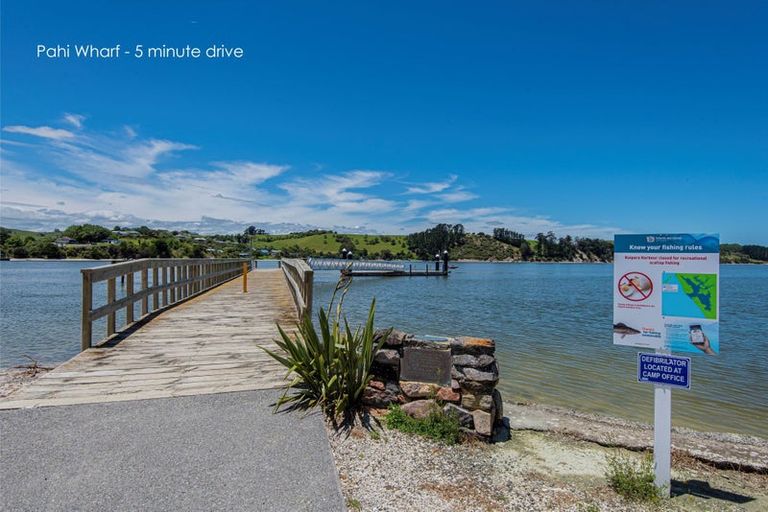 Photo of property in 37 Pahi Road, Paparoa, 0571