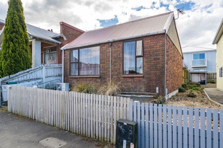 Photo of property in 32 Dundas Street, North Dunedin, Dunedin, 9016