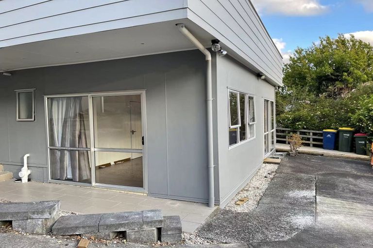 Photo of property in 31 Sequoia Place, Sunnynook, Auckland, 0620