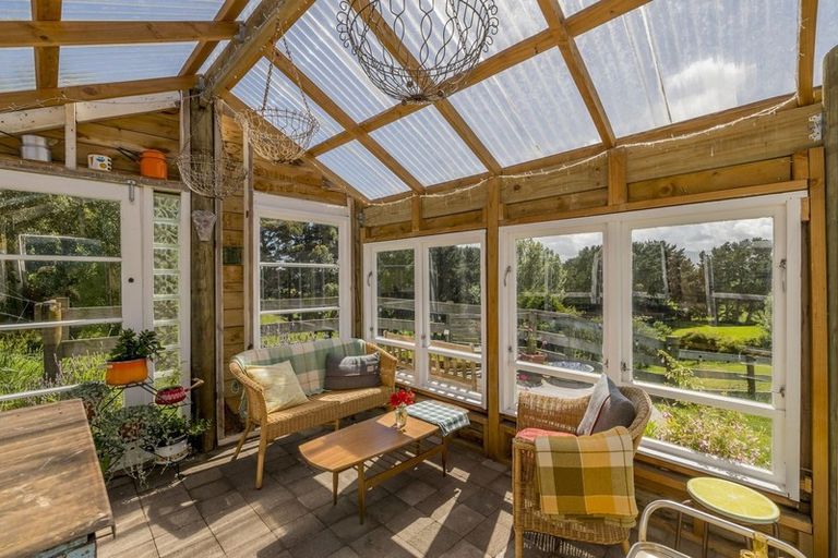 Photo of property in 68 Harakeke Road, Te Horo, Otaki, 5581