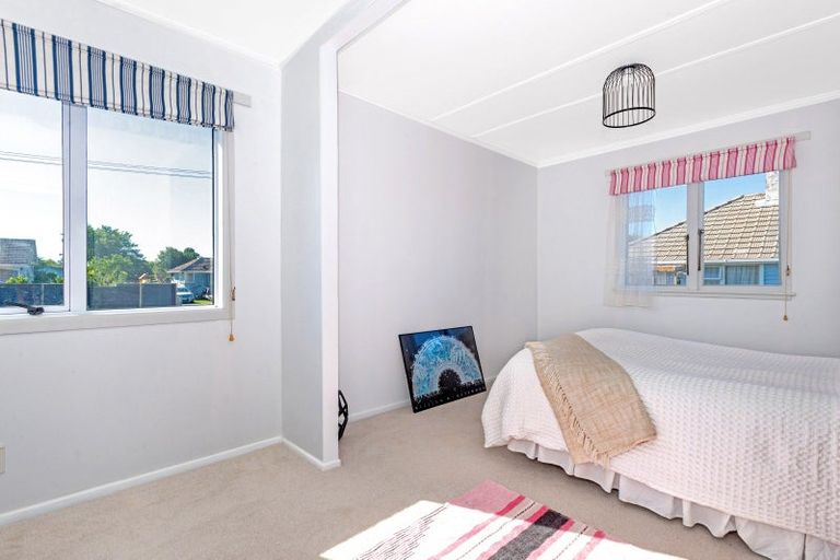 Photo of property in 25 Queens Road, Elgin, Gisborne, 4010