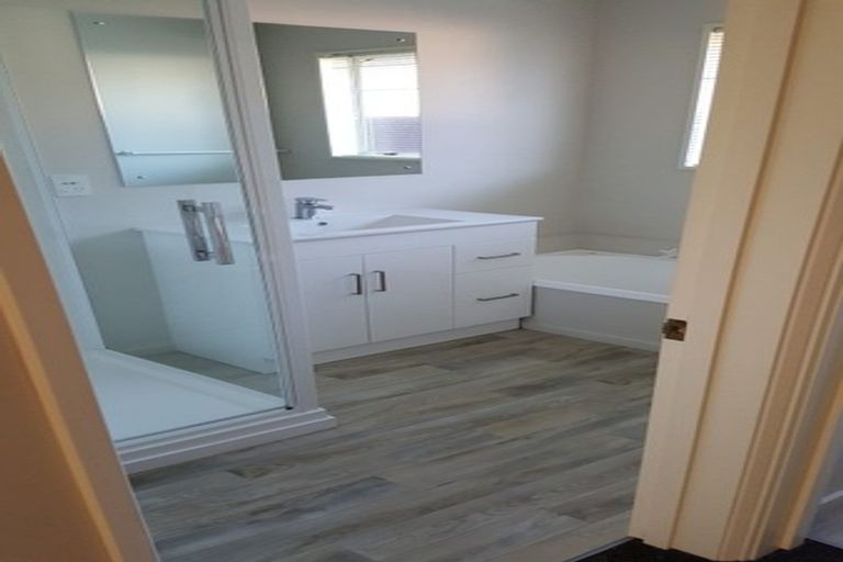 Photo of property in 4/44a Division Street, Riccarton, Christchurch, 8041