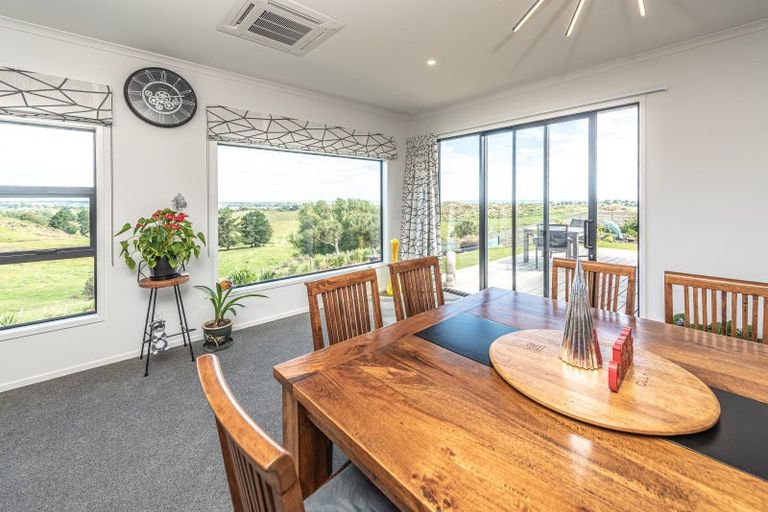 Photo of property in 37 Tirimoana Place, Otamatea, Whanganui, 4501