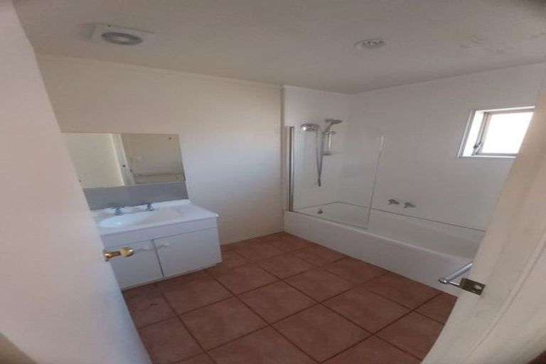 Photo of property in 28 Manston Road, Mangere, Auckland, 2022