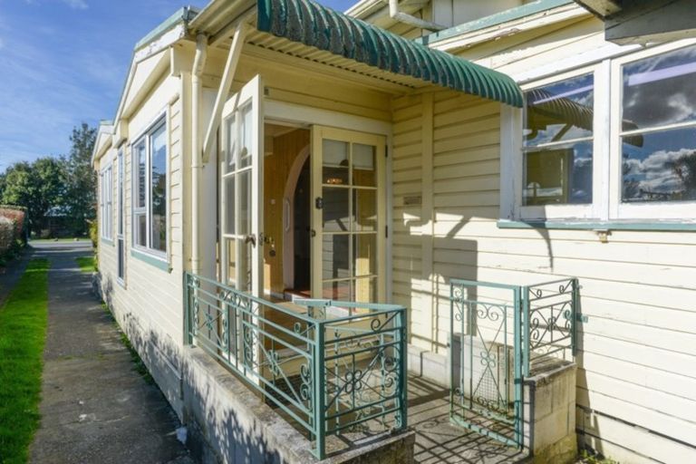 Photo of property in 30 Mill Road, Clive, 4102