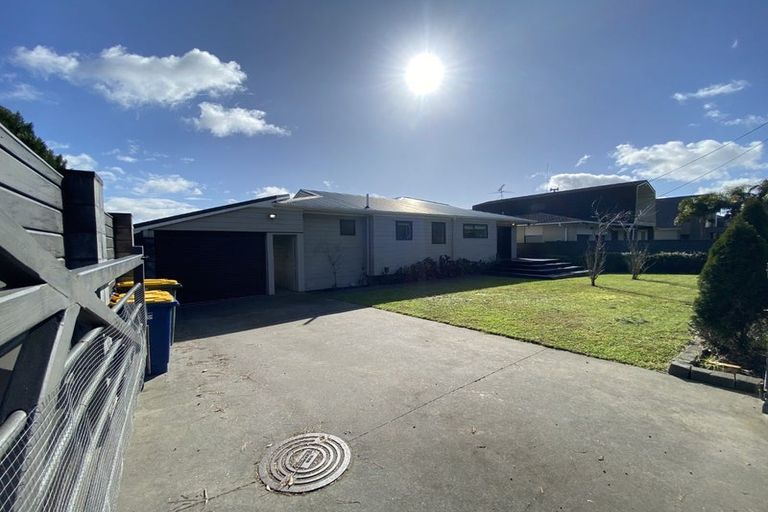 Photo of property in 62 The Terrace, Herald Island, Auckland, 0618