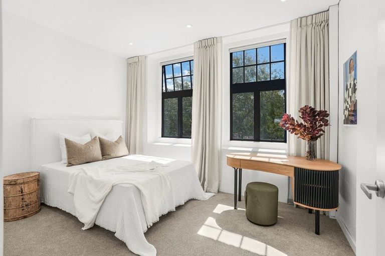 Photo of property in 1/11 Courtenay Place, Te Aro, Wellington, 6011