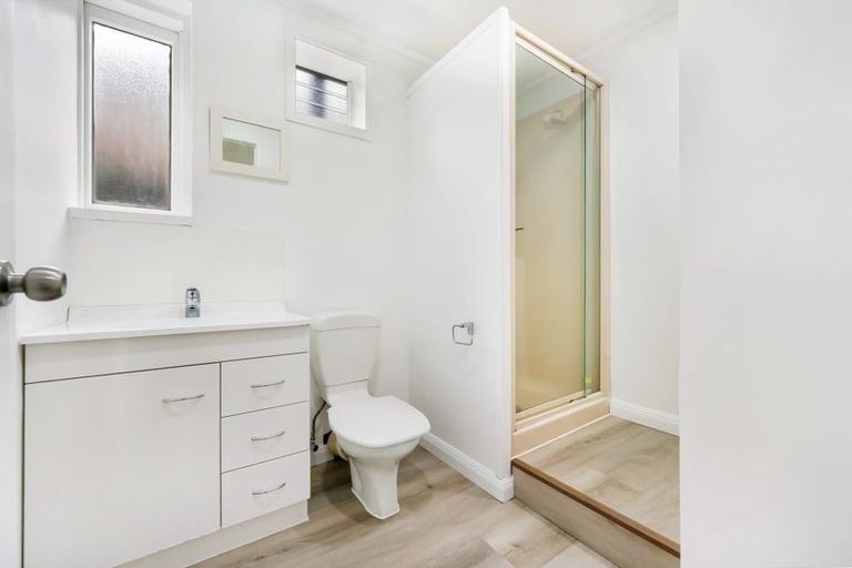 Photo of property in 13 Bond Crescent, Forrest Hill, Auckland, 0620