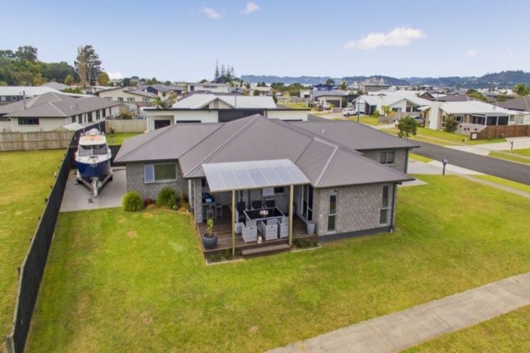Photo of property in 325 Cook Drive, Whitianga, 3510
