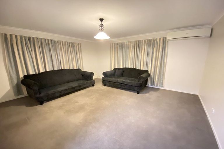 Photo of property in 10 San Bernadino Drive, Henderson, Auckland, 0612