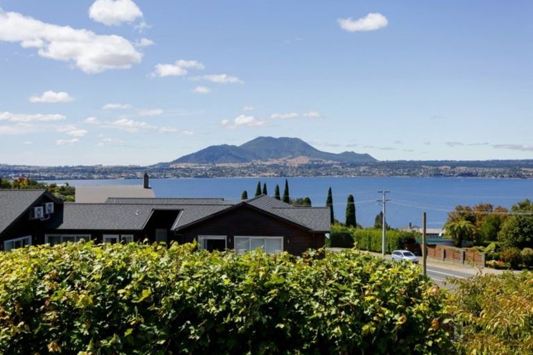 Photo of property in 42 Wakeman Road, Acacia Bay, Taupo, 3330