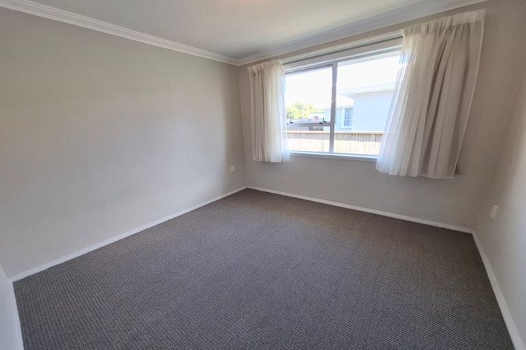 Photo of property in 21 Tarahua Road, Vogeltown, New Plymouth, 4310