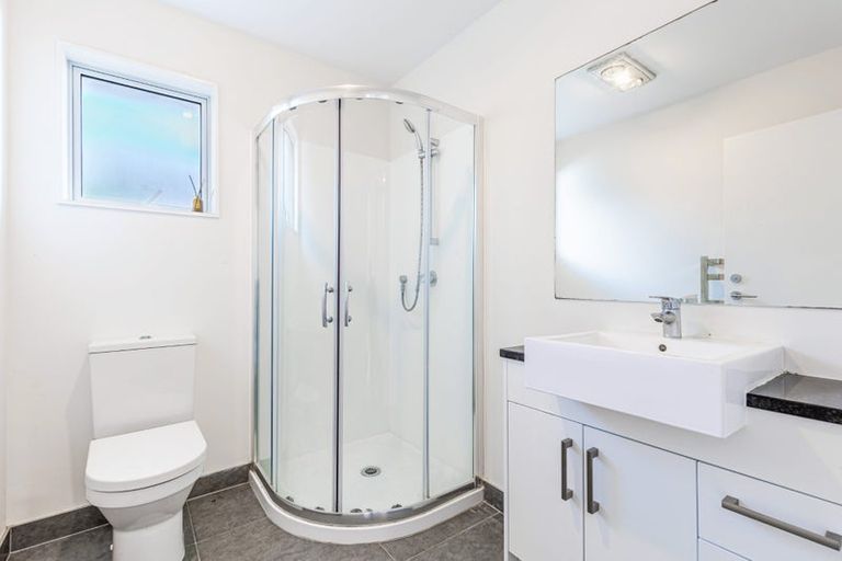 Photo of property in 8 Sauterne Road, Kumeu, 0810