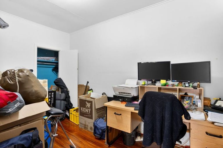 Photo of property in 1/50 Masterton Road, Rothesay Bay, Auckland, 0630