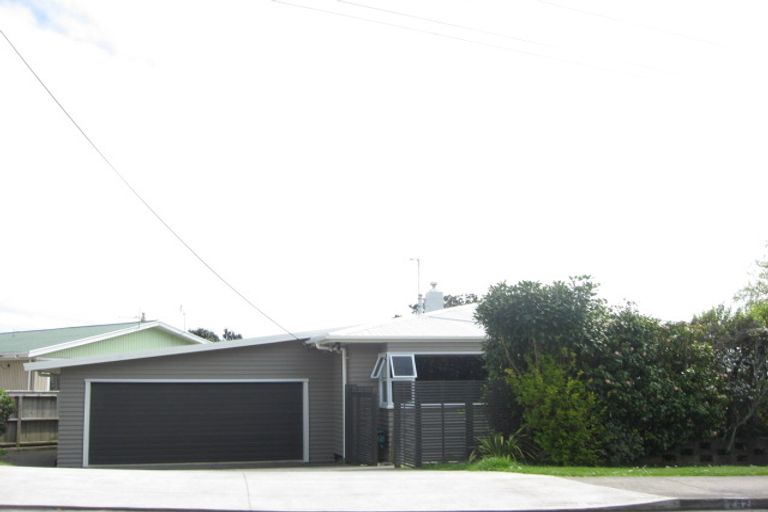 Photo of property in 242 Frankley Road, Frankleigh Park, New Plymouth, 4310