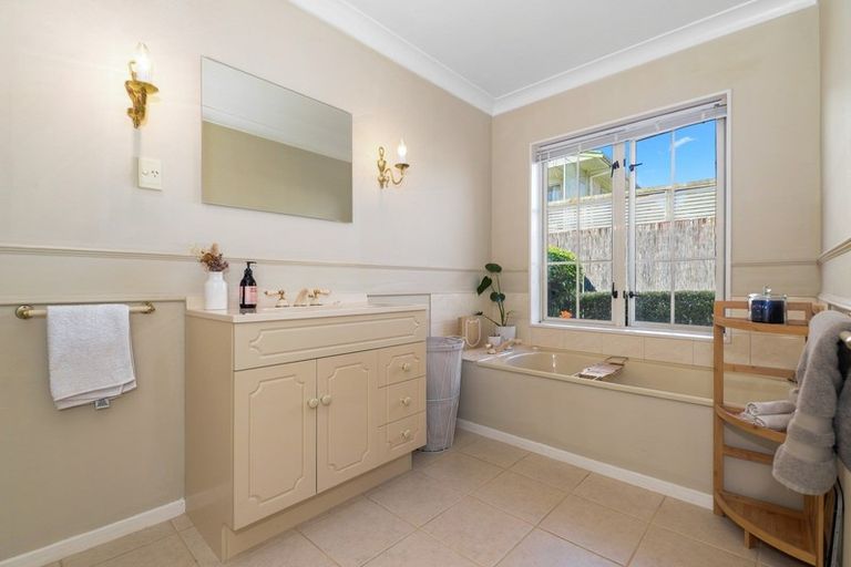 Photo of property in 60b Sandwich Road, St Andrews, Hamilton, 3200