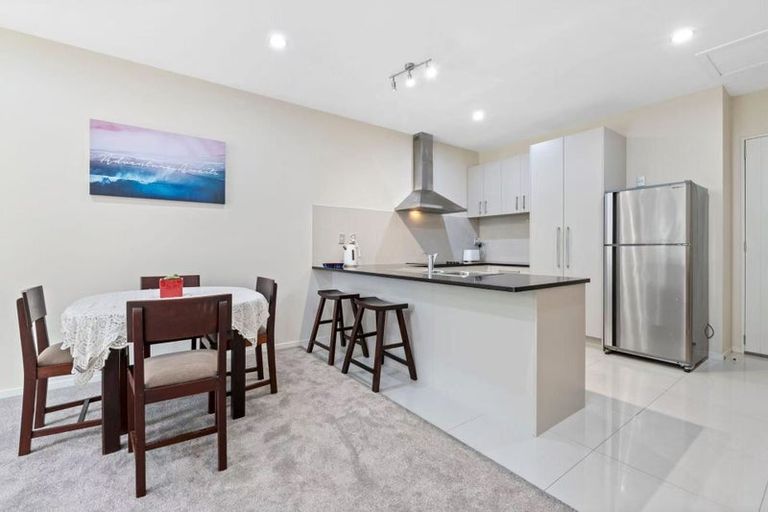 Photo of property in 2 Vivian Road, Silverdale, 0932