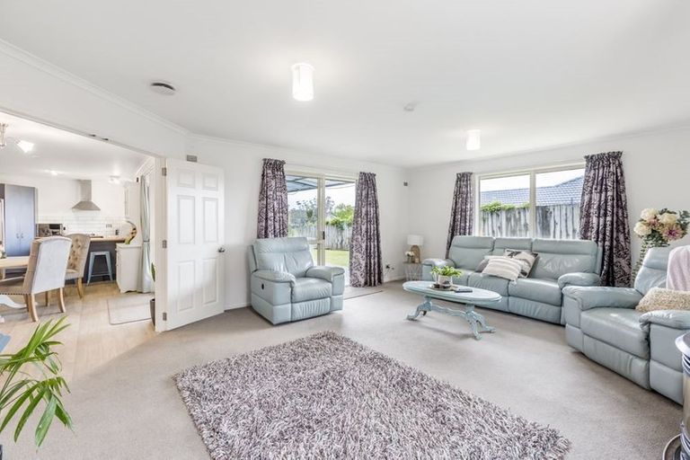 Photo of property in 58 Rivervale Grove, Stanmore Bay, Whangaparaoa, 0932