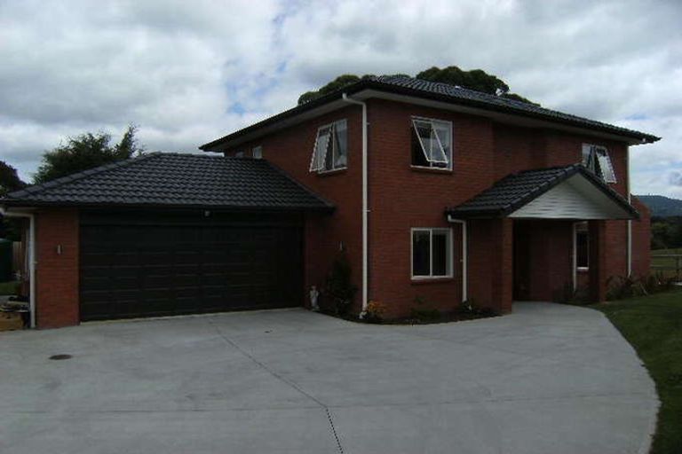 Photo of property in 66 South Kensington Way, Henderson, Auckland, 0612