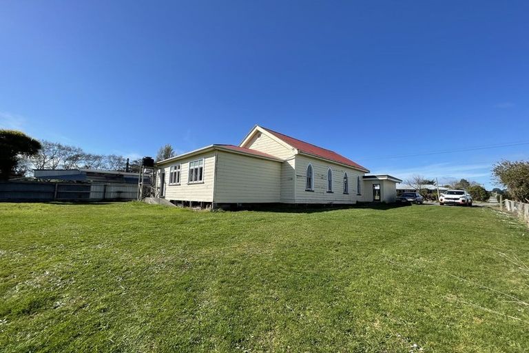 Photo of property in 35 Main Road, Owaka, 9535