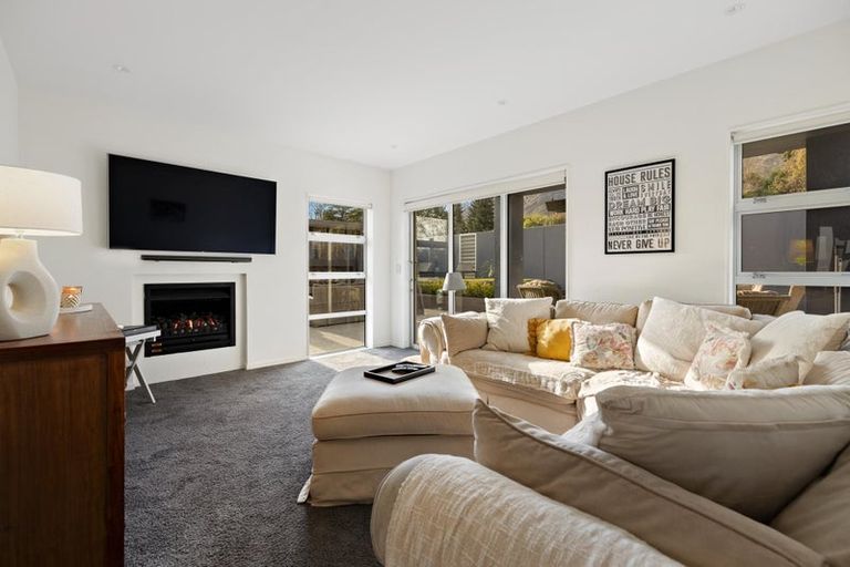 Photo of property in 2 Tasman Terrace, Drift Bay, Queenstown, 9371