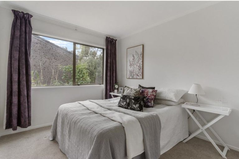 Photo of property in 4 Baronie Court, Half Moon Bay, Auckland, 2012