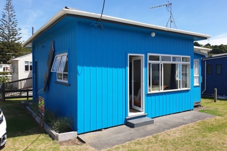 Photo of property in 11 Second Avenue, Urenui, 4377