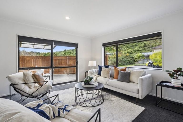 Photo of property in 41 King Charles Drive, Kingsley Heights, Upper Hutt, 5018