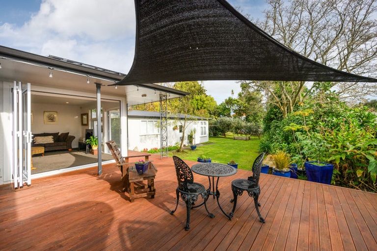 Photo of property in 8 Waterloo Crescent, Hokowhitu, Palmerston North, 4410